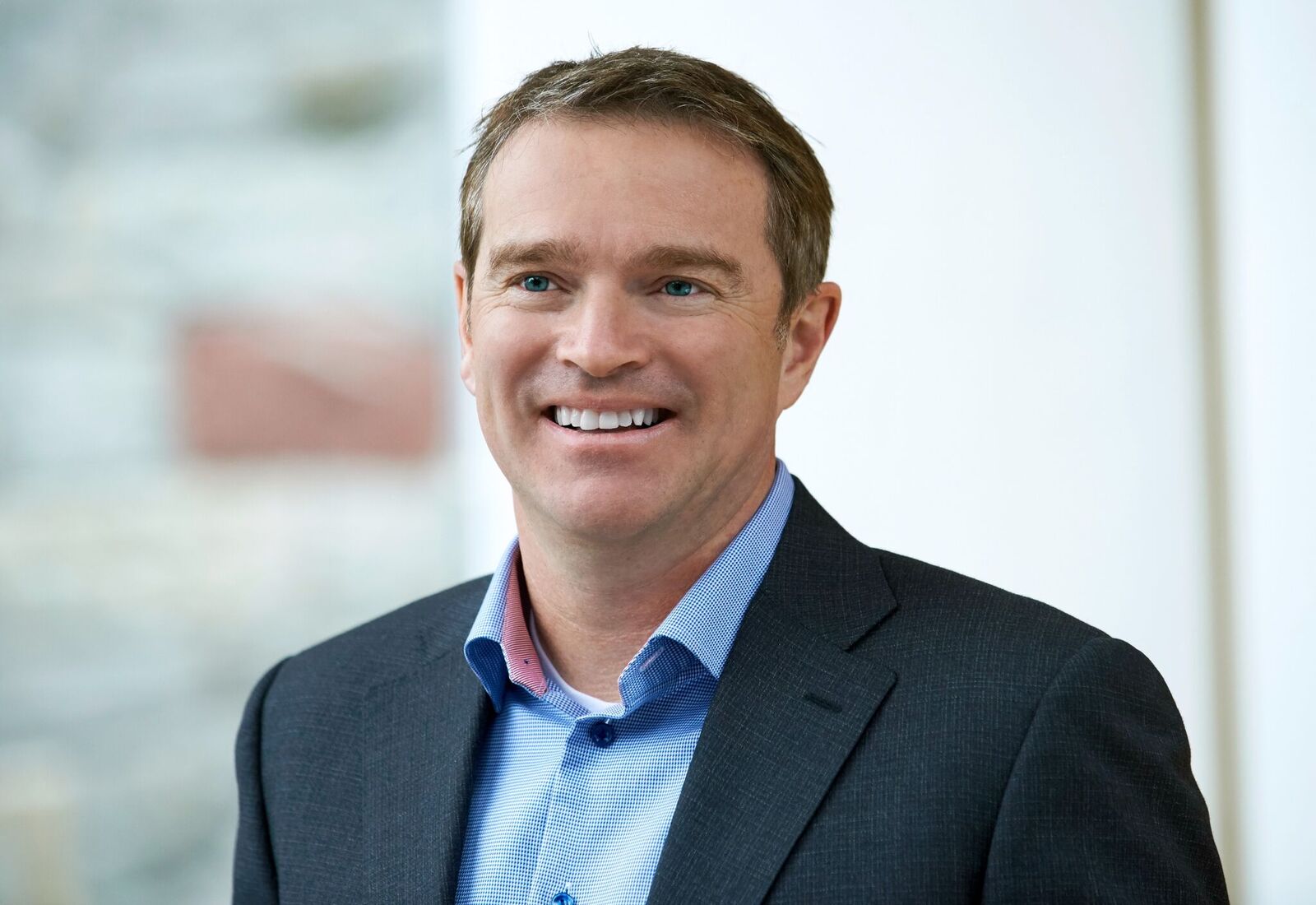 Adrian Gostick, #1 New York Times, Wall Street Journal and USA Today bestselling author and the world’s preeminent authority on employee engagement and high-performance cultures